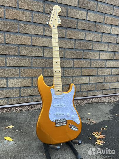 Гитара Fender stratocaster Gold (новая )