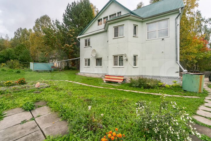 Дом 243 м² на участке 15,4 сот.