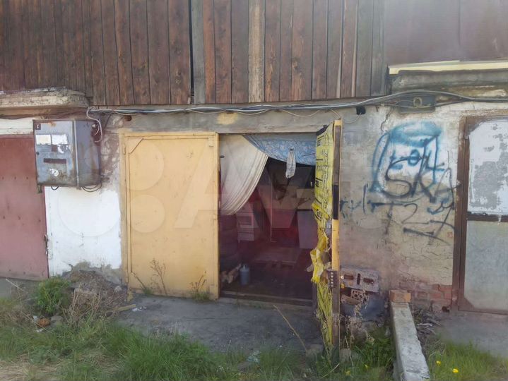 Гараж, > 30 м²