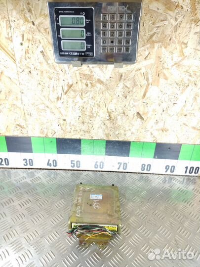 Блок управления двигателем Mitsubishi Carisma 2000