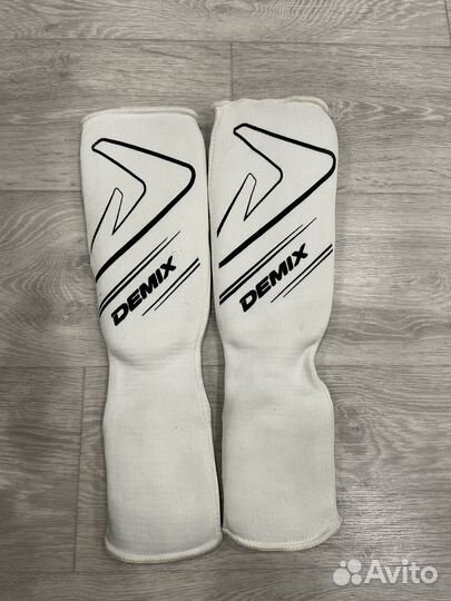 Перчатки и шлем для рукопашного боя