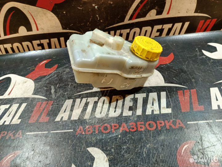 Бачок тормозной жидкости Skoda Rapid седан