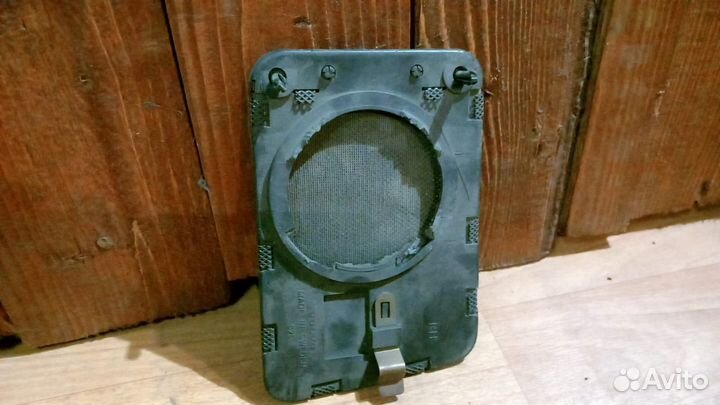 Крышка динамика в торпедо Volvo 940 правая