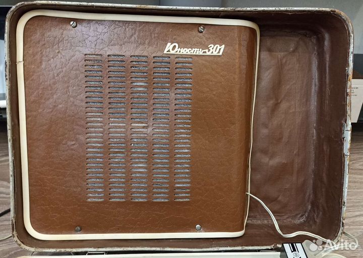 Проигрыватель винила Юность 301