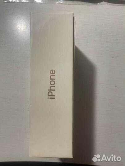 Коробка от iPhone 8