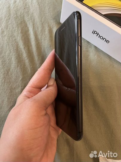 iPhone SE, 64 ГБ