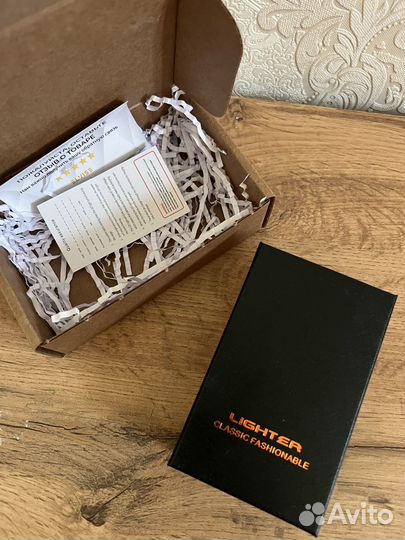 Зажигалка электронная в подарочной упаковке новая