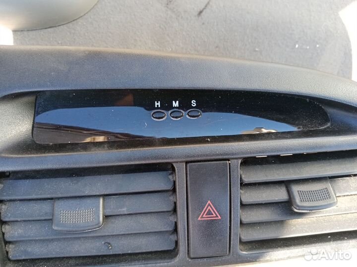 Часы на Шевроле Эванда 2006г