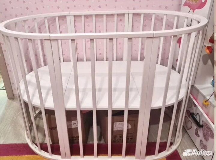 Кровать с маятником