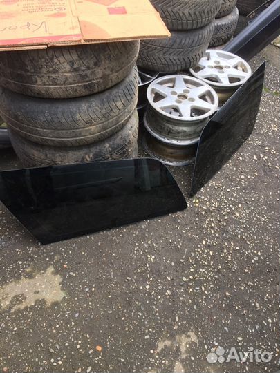 Стекло боковое заднее на Форд Фокус-1 универсал