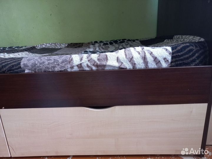 Двухъярусная кровать бу с матрасом на 1 этаже