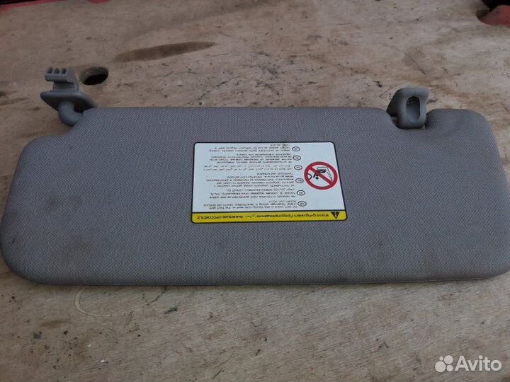 Козырек солнцезащитный передний правый Hyundai