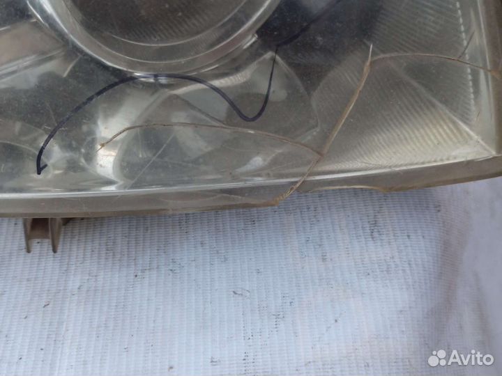 Фара на Rav 4 правая 3 поколения