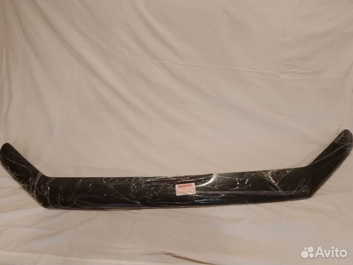 Ветровик капота Toyota Prado 150