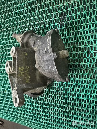 Рулевой редуктор угловой Nissan Caravan, E24