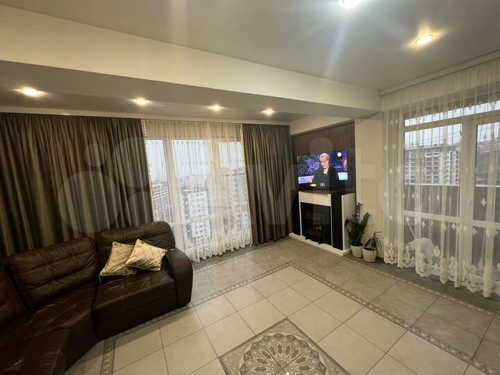 3-к. квартира, 105 м², 12/12 эт.