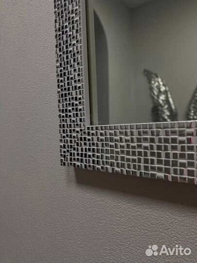 Зеркало в рамке