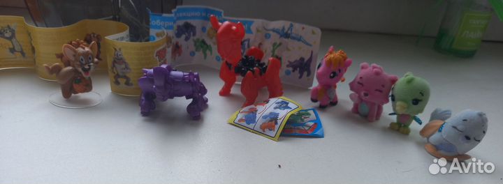 Игрушки с шаров чупа-чупс, пираты, акуленок