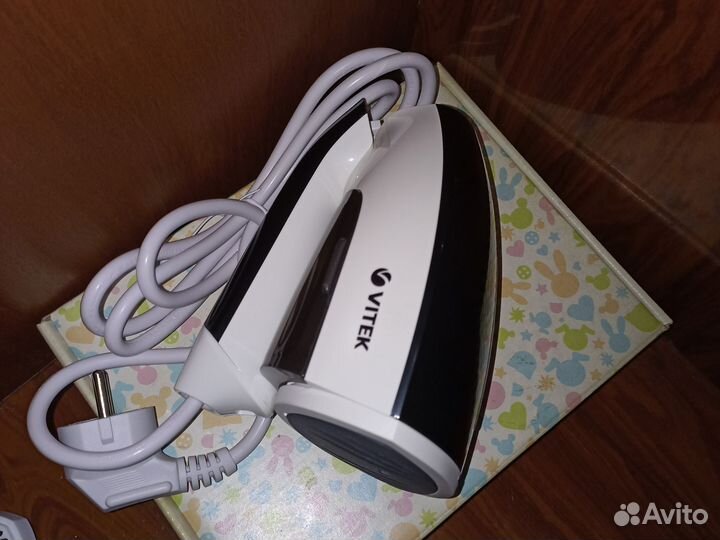 Отпариватель для одежды Vitek