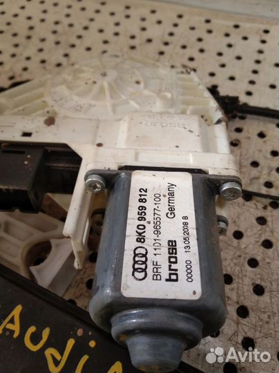 Стеклоподъемник задний правый Audi A4B8