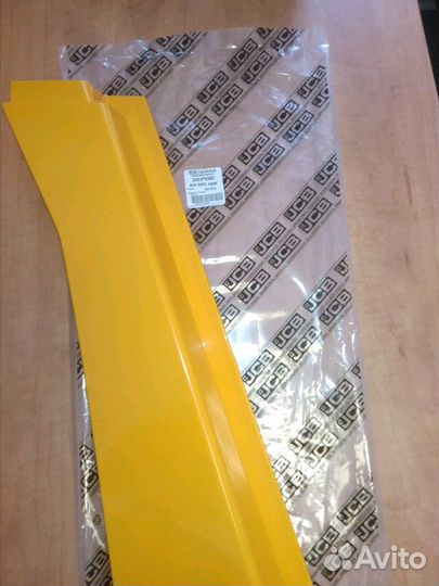 Уголок подкапотный вертикальный на JCB