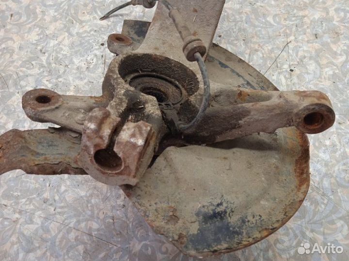 Кулак поворотный передний правый Renault Megane 2