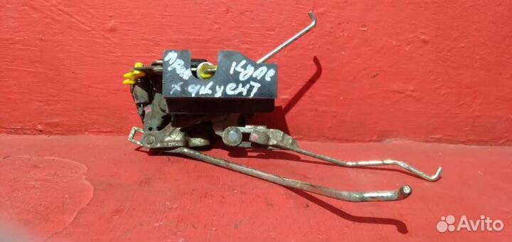 Хендай акцент купе замок двери правой