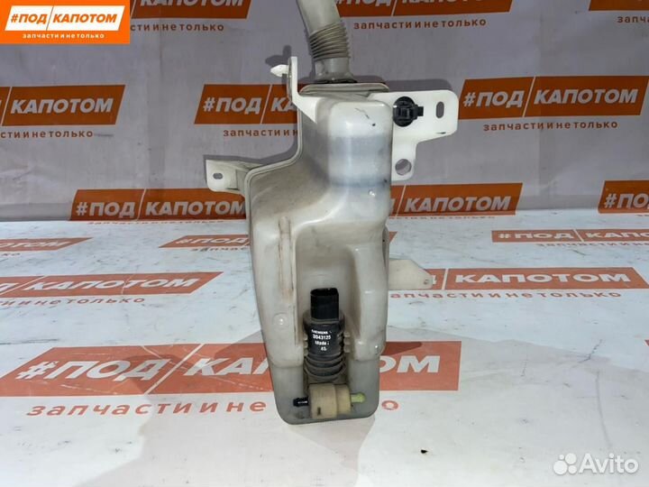 Бачок омывателя Mitsubishi Outlander 2 2006