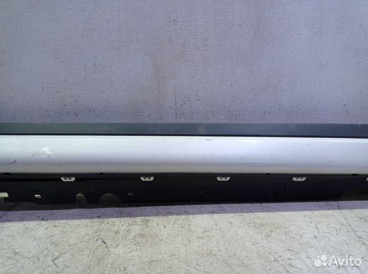 Накладка на правый порог