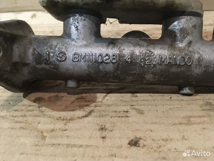 Цилиндр главный тормозной Kia Magentis 1