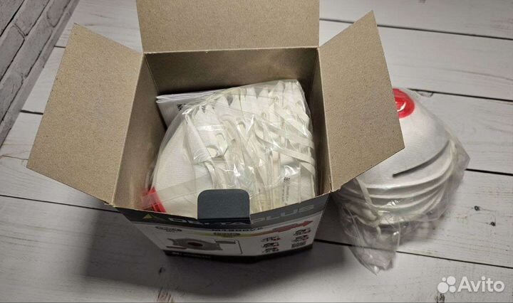 Маска респиратор с клапаном новые 15шт