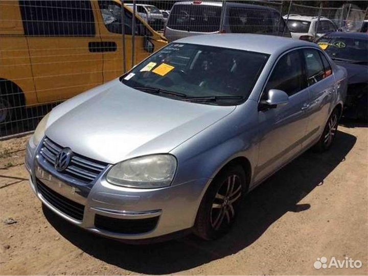 Разбор на запчасти Volkswagen Jetta 5