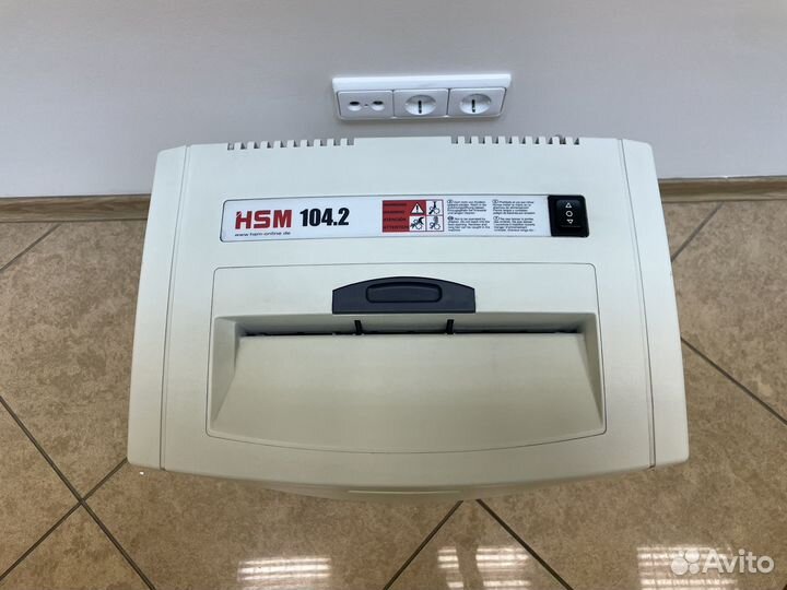 Уничтожитель бумаги шредер Hsm