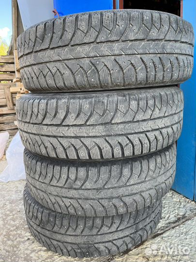 Bridgestone Ice Cruiser 7000 225/65 R17