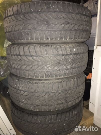Nokian Tyres WR 235/60 R16 100H