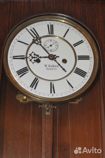 Старинные жильные настенные часы W. Gabus Geneva