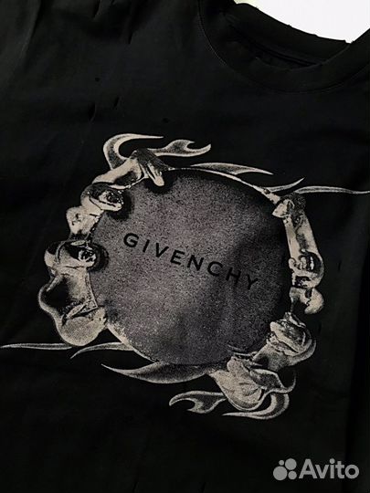 Футболка givenchy L