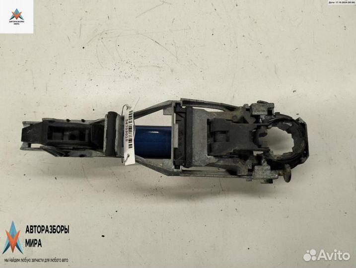 Ручка наружная передняя правая Skoda Superb рест