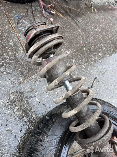 Стойка амортизатора пружина передняя 924