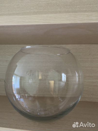 Ваза примерно 25 см в диаметре