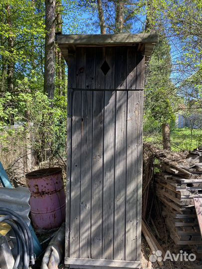 Уличный туалет деревянный