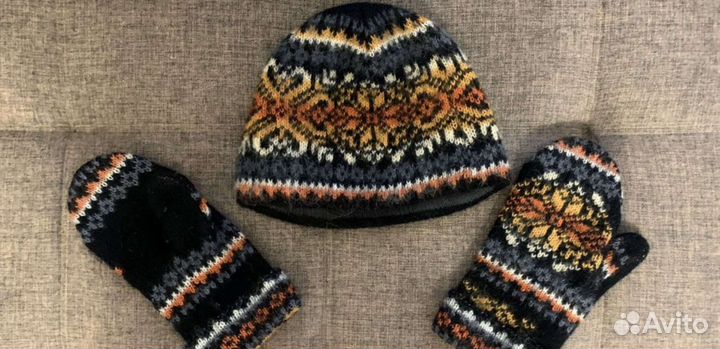 Комплект шапка и варежки