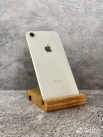 iPhone 8, 64 ГБ
