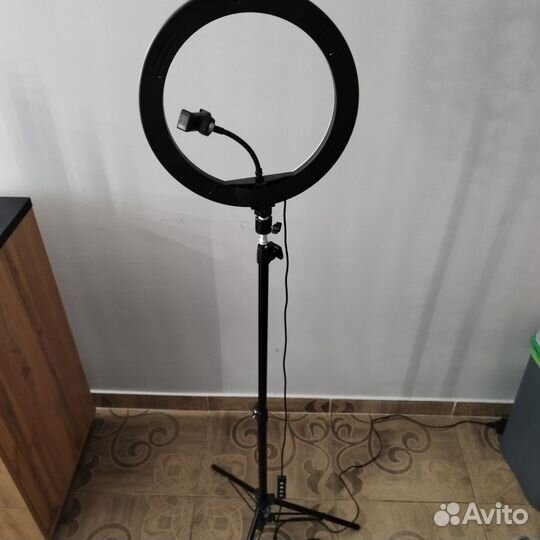 Кольцевая лампа со штативом бу