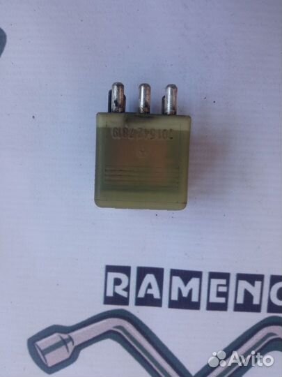 Реле стеклоподъемников Mercedes-Benz W124