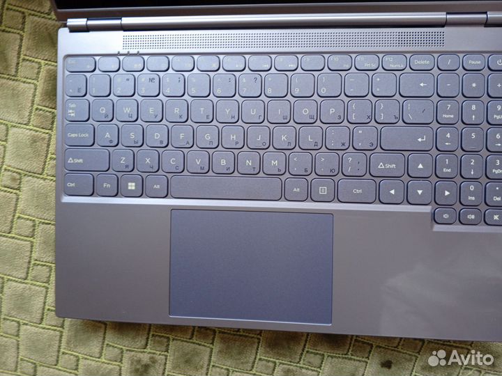 Ноутбук лиловый