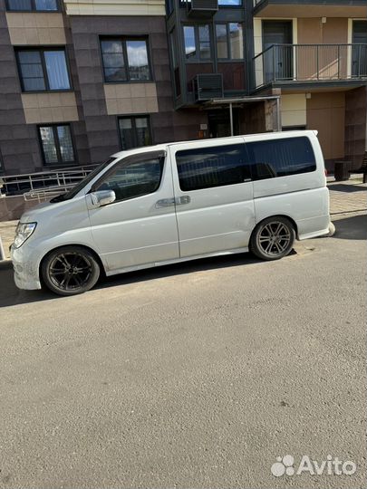 Nissan elgrand e51 3.5 2006 пробег 150ткм+