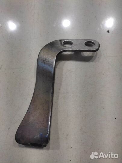 Кронштейн(крепление) катализатора правый (BMW 7)