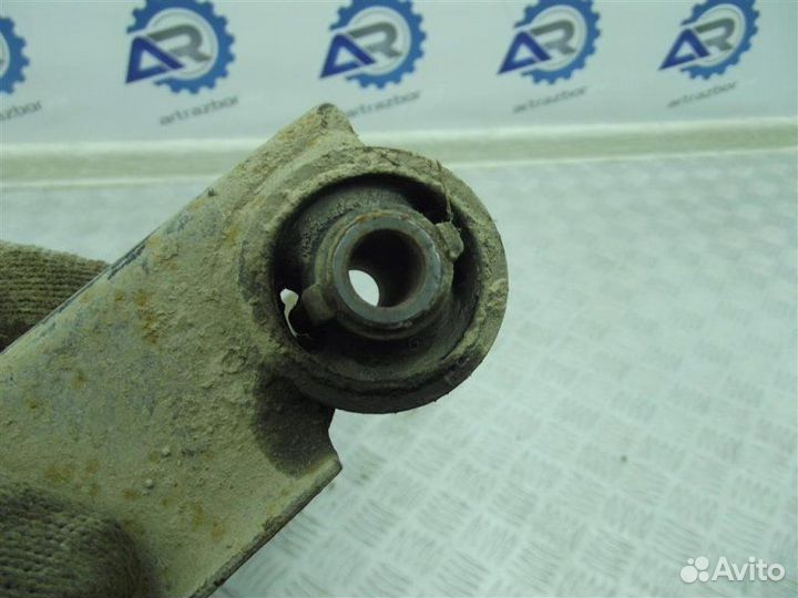 Рычаг задний нижний правый Peugeot 607 2.2 10LJ02