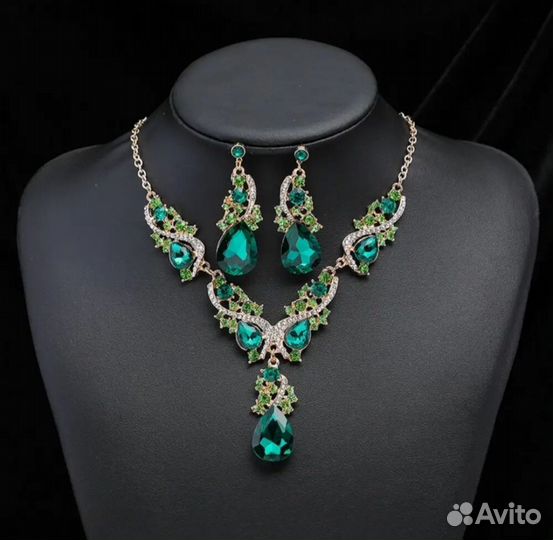 Колье ожерелье